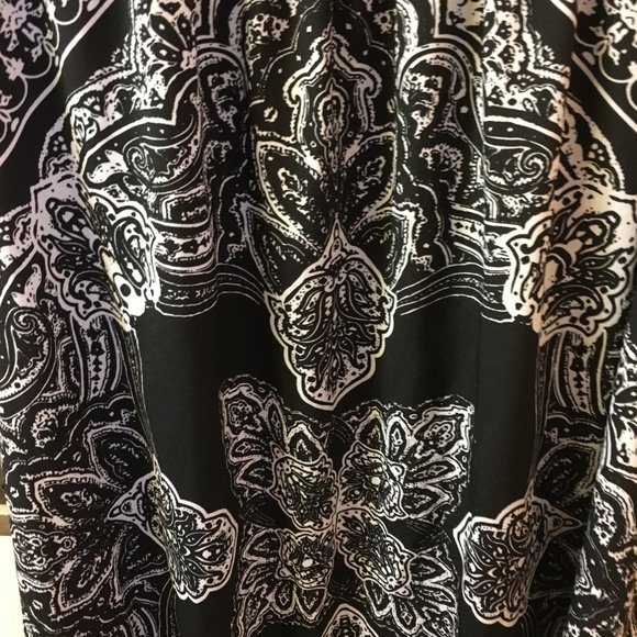 Dynamite B&W Strapless Maxi Dress - Picture 3 of 4